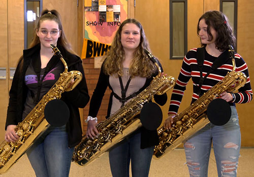 saxes